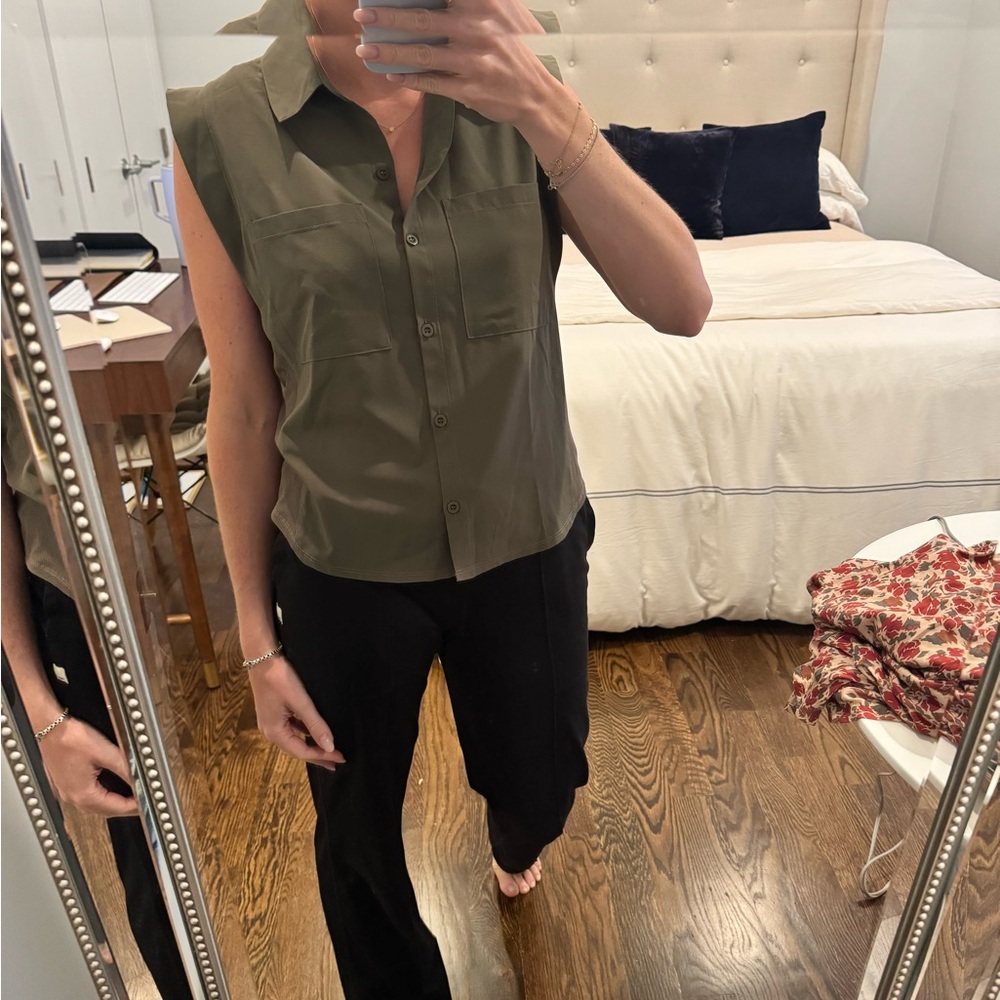 EVEREVE Work Button Down Blouse